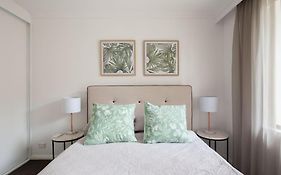 Harbourside Style, 2 Bed, A/C, Pool -Elizabeth Bay