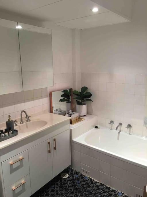 Harbourside Style, 2 Bed, A/C, Pool -Elizabeth Bay Apartment Sydney Exterior photo
